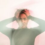 일상 속 스트레스, 최신 관리법과 실천 루틴으로 스마트하게 다스리기 woman in gray turtleneck long sleeve shirt